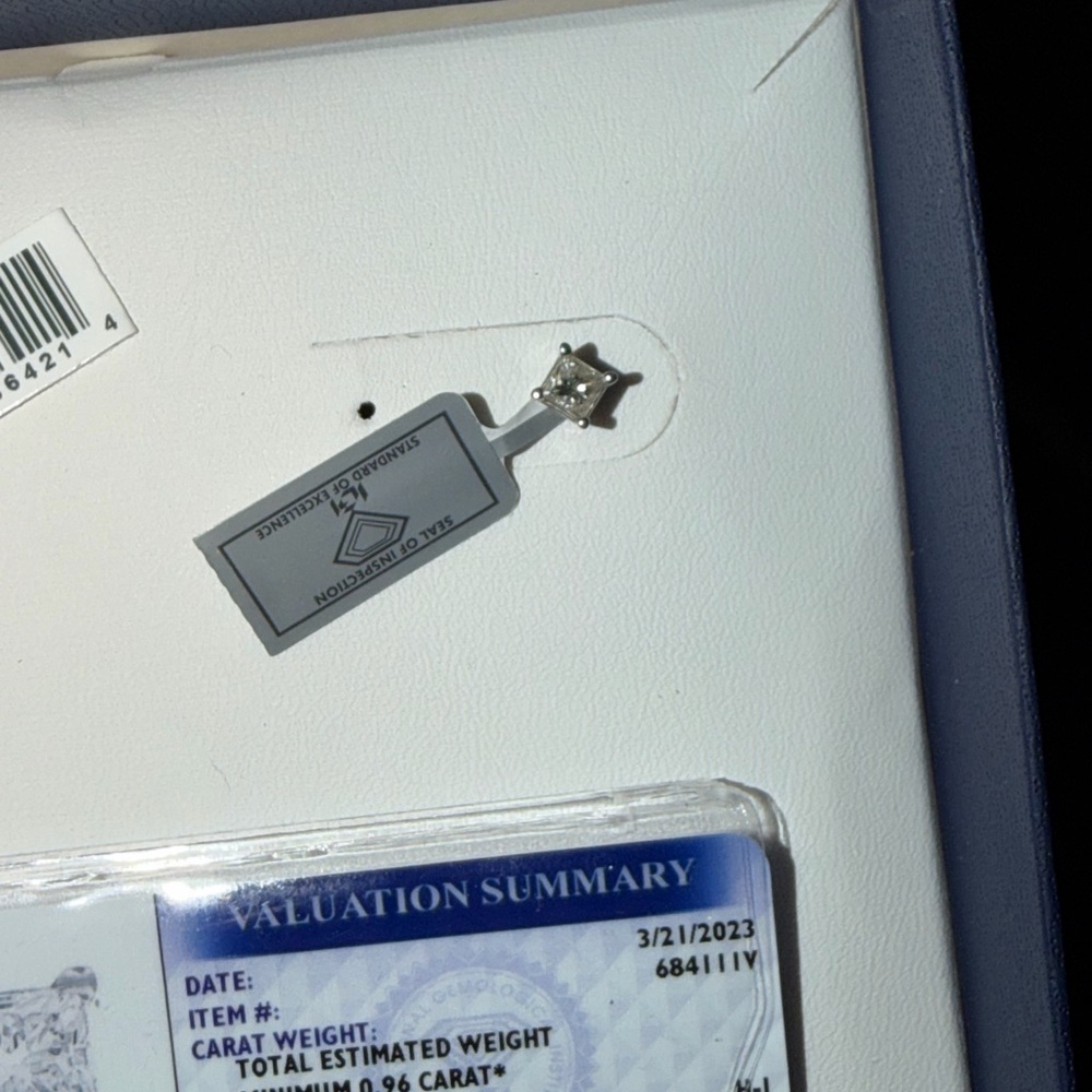 14K White Gold NATURAL Diamond Earrings Receipt included - Picture 3 of 8